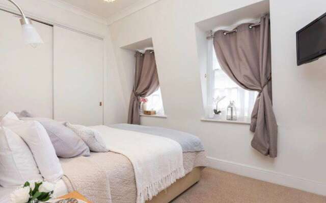 2 Bed Serviced Apt In Mayfair