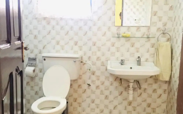 Room-single Room - Ground Floor in Accra