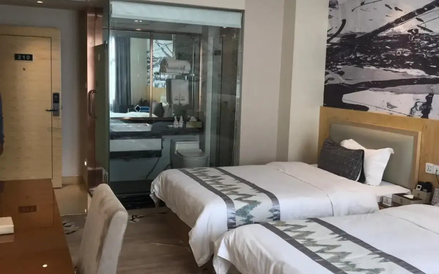 St. Moritz Business Hotel