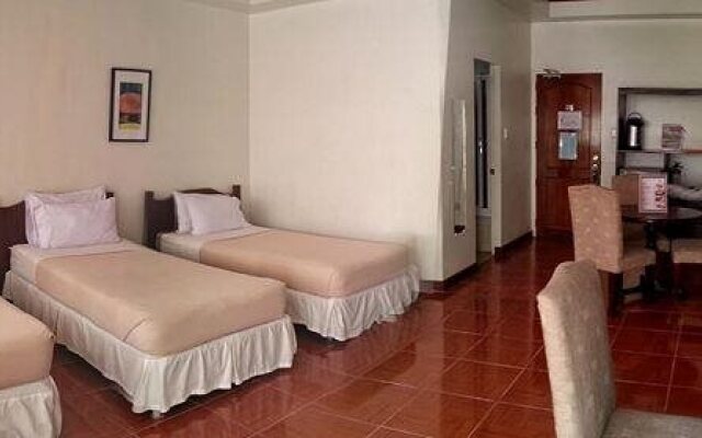 Macagang Hotel and Resort