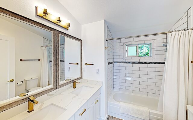 1124 14th Ave Townhome by RedAwning
