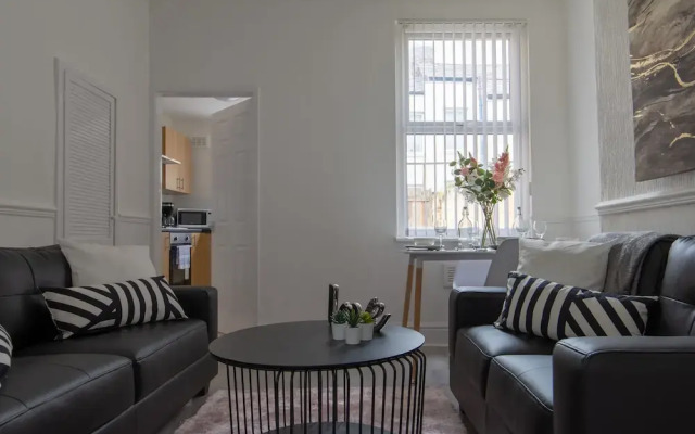 Lux Apartments 4 Bedroom House Sutcliffe