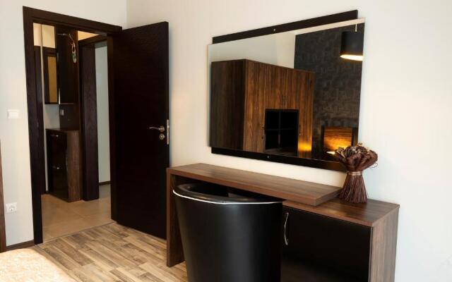 Green Paradise Deluxe Apartments