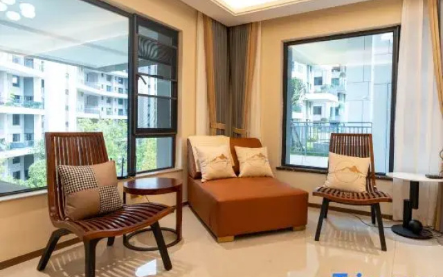 Shennong Huayu Hot Spring Homestay with Sky Garden.
