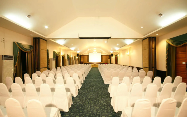 Home and Hill Resort