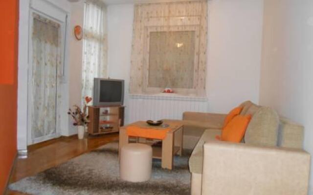 Apartment Orange