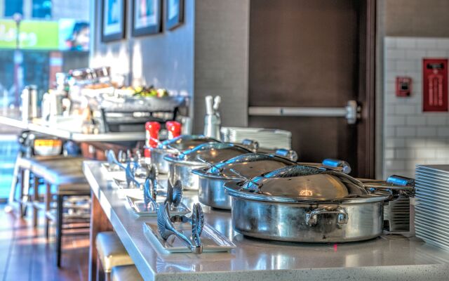 Holiday Inn Hotel & Suites Saskatoon Downtown by IHG