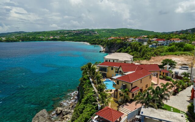 Breathaking Luxury Cliffside Villa