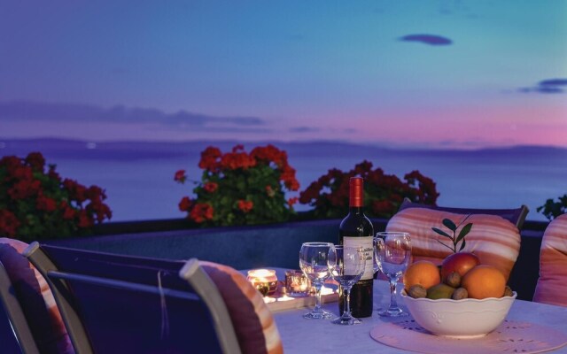 Stunning Home in Podstrana With Jacuzzi, Wifi and 7 Bedrooms