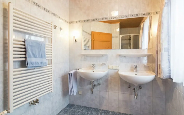 Cozy Chalet With Sauna in Grossarl
