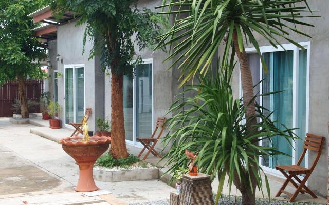 Maesai Holic Lodge