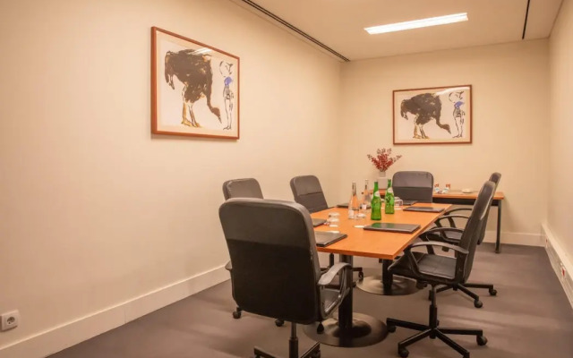 VIP Executive Art's
