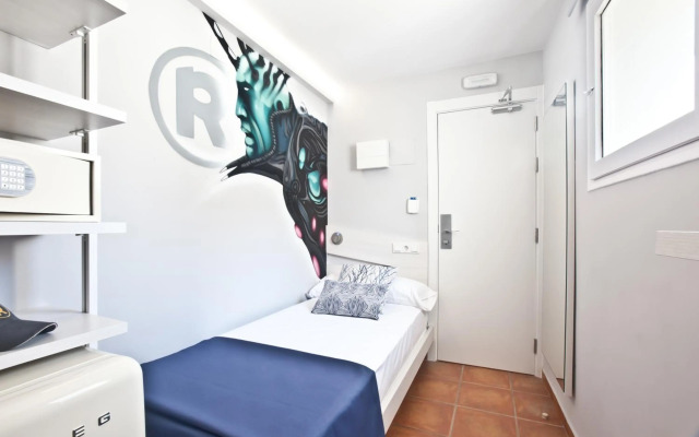 Ten Hostel