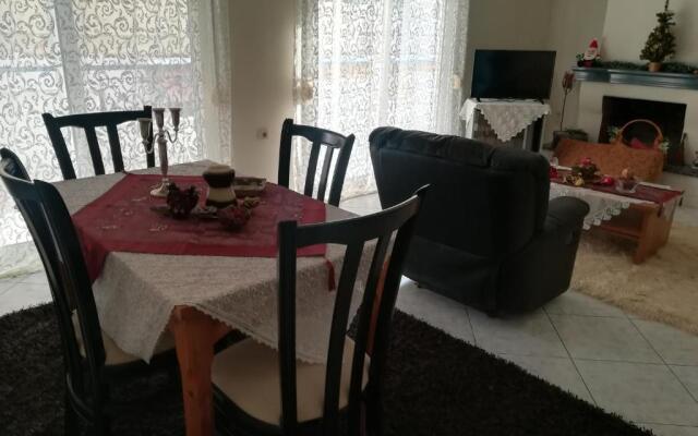 2nd Floor Apartment In Volos