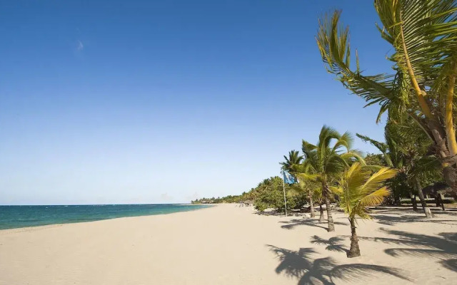 Rosil Place Aparthotel by the Beach
