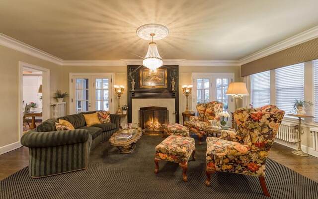 Knob Hill Bed & Breakfast