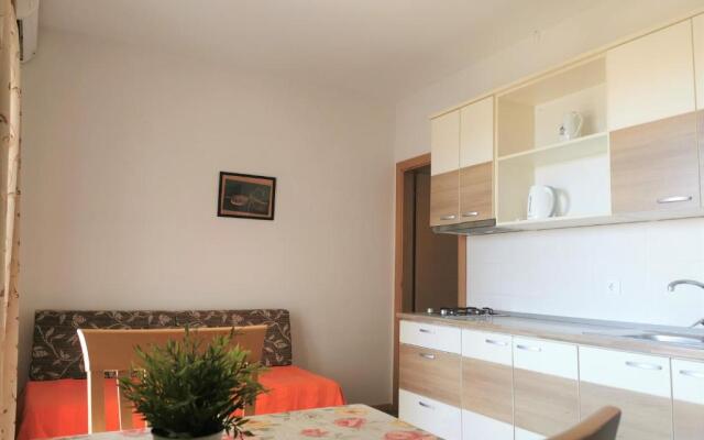 Lenka Apartments II