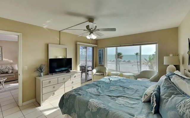 Sun Caper 208 by Distinctive Beach Rentals