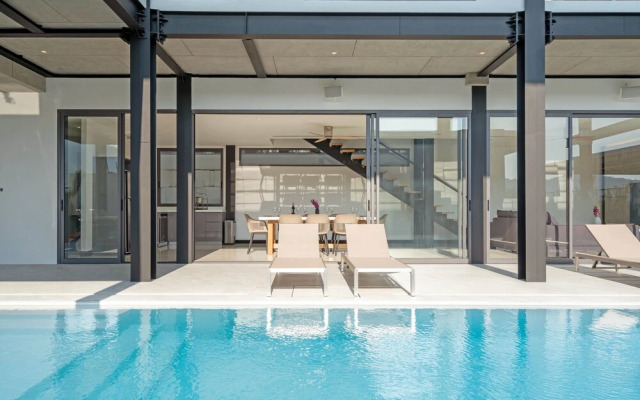 Trendy Modern Pool Villa Sunset Garden 4