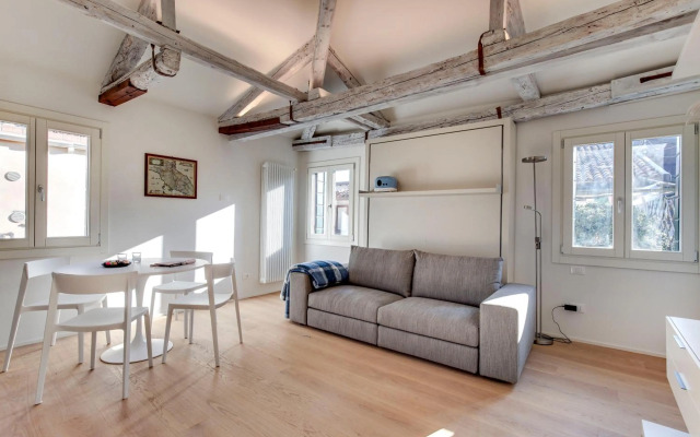 Venice Skyline View Studio Apartment M0270428215