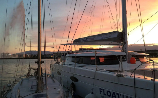 Floatinn