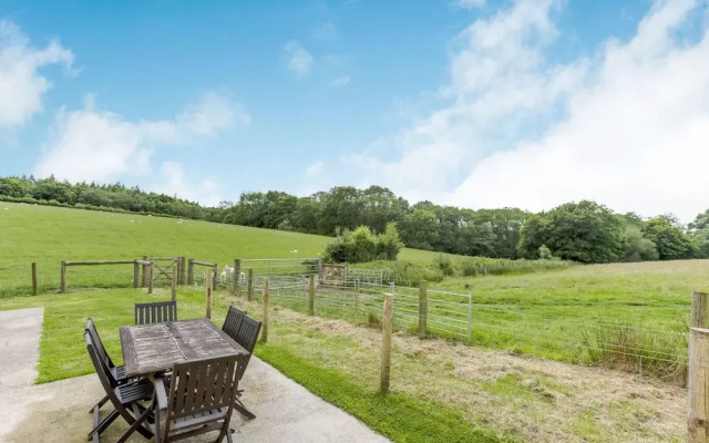 Groves Fishleigh