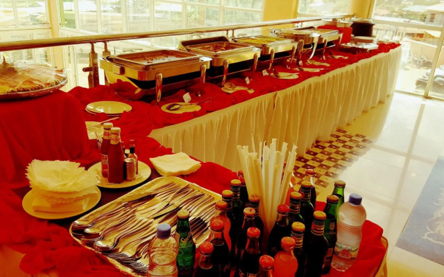 Panorama Sarovar Portico