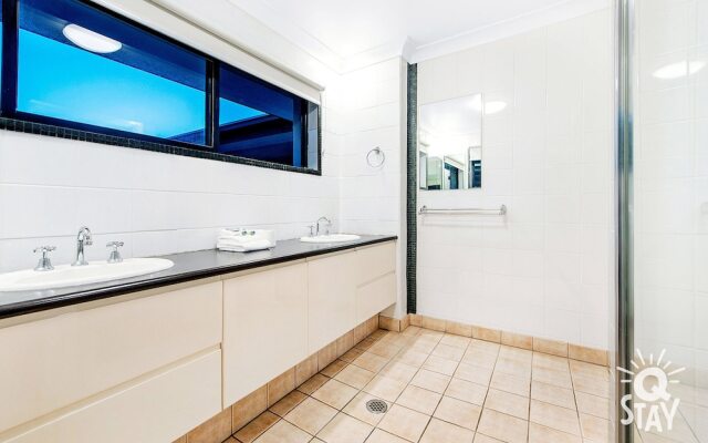 Sardinia 7 Bedroom Waterfront House - Q Stay
