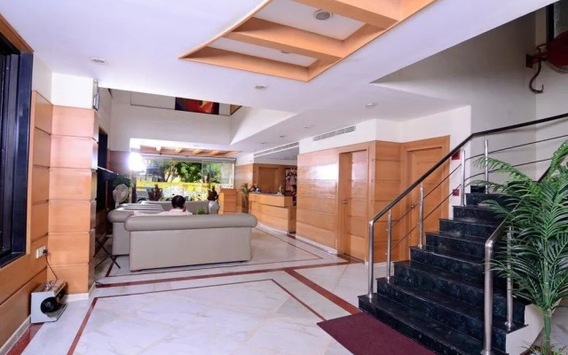 Capital O 37664 Hotel Grand Plaza