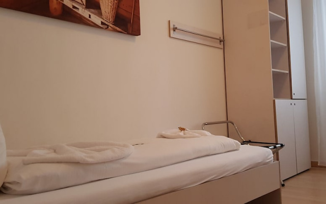 Easy-Living Budget Rooms Lindenstrasse 48