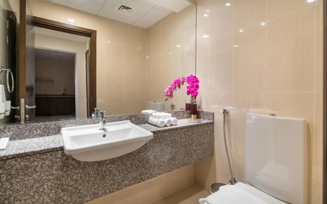 Bright 1bd 110m2 in Palm. Pool, Gym, Beach,Parking