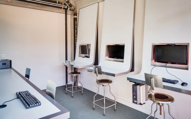 Stay Alfred on 6th Avenue