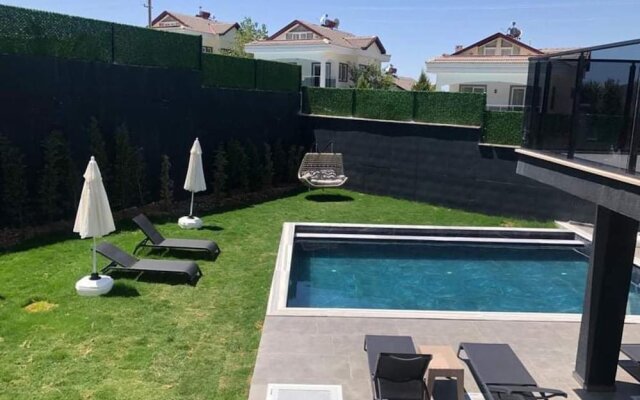 Stunning 4-bed Villa: Private Pool, Sauna & Hammam