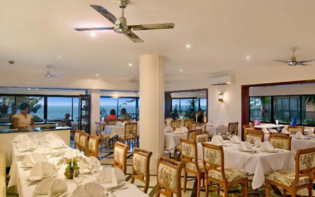 Clubb Coolum Beach Resort