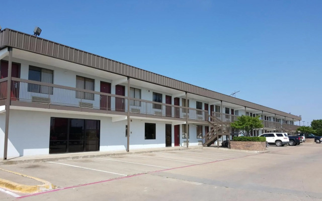 Super 8 Rockwall