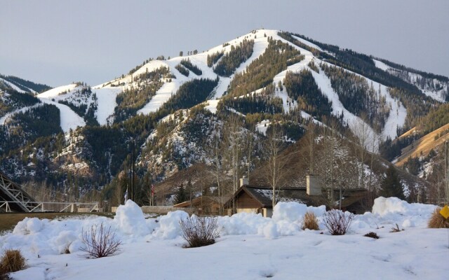 Angani Way Townhome 102 By Alpine Lodging Sun Valley