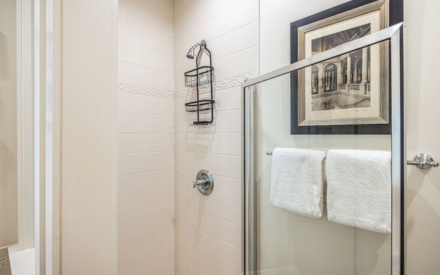 1299 Laurel Grove 3 Bedroom Home by RedAwning