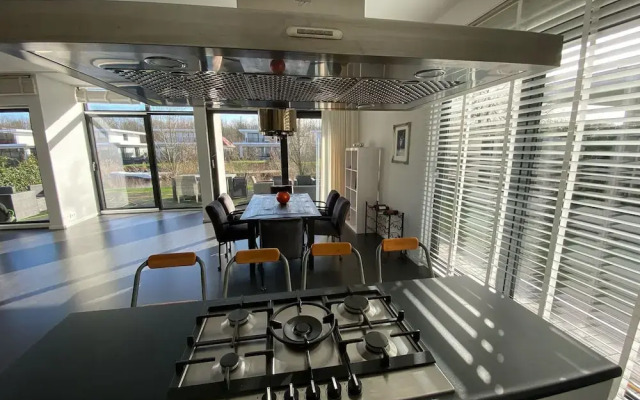 Holiday Home in Zeewolde With Jetty Next to Golf Course