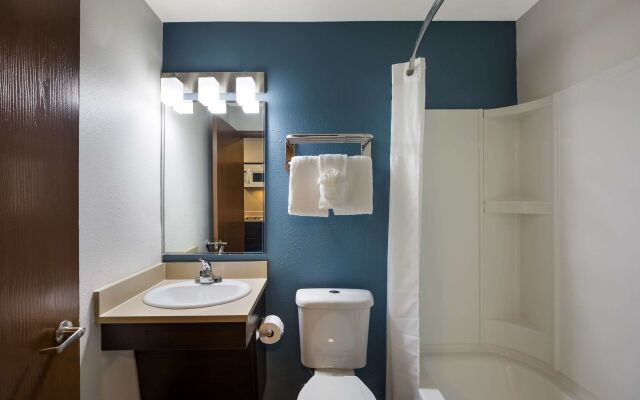 WoodSpring Suites Orlando North - Maitland