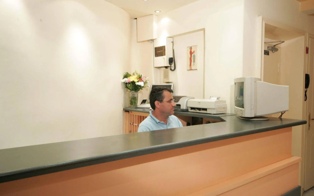 Alma Hotel