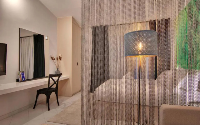 ALL SEASONS Luxury Suites1