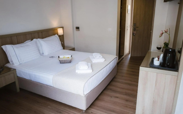 Piraeus Port Hotel