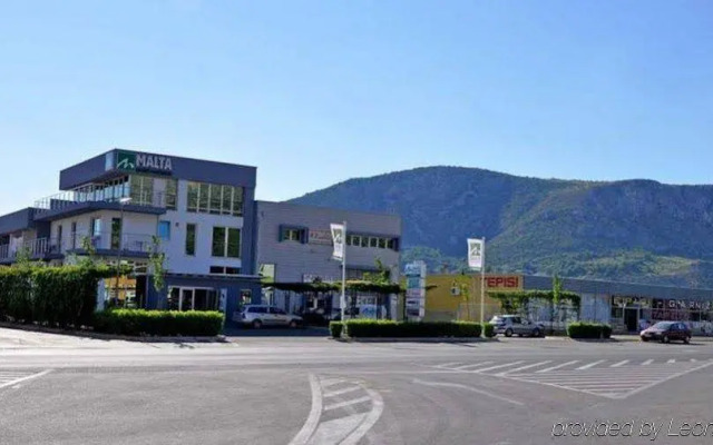 Motel Aura