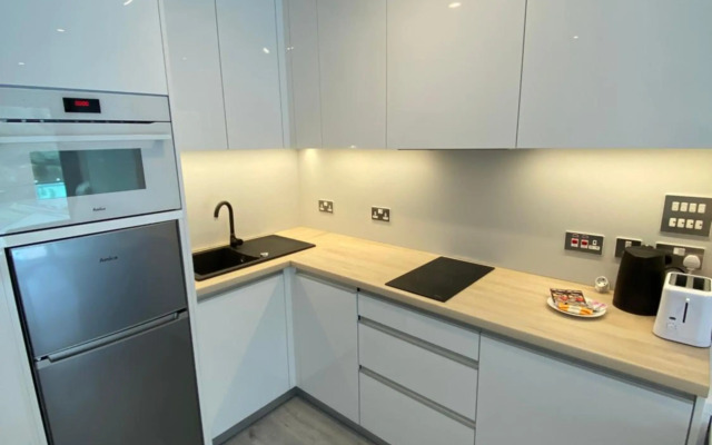 Modern Studio Apartment at The Hub