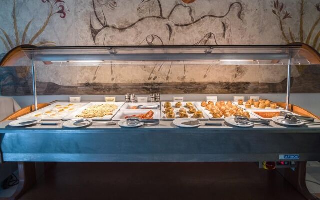 Hotel Antinea Suites & SPA