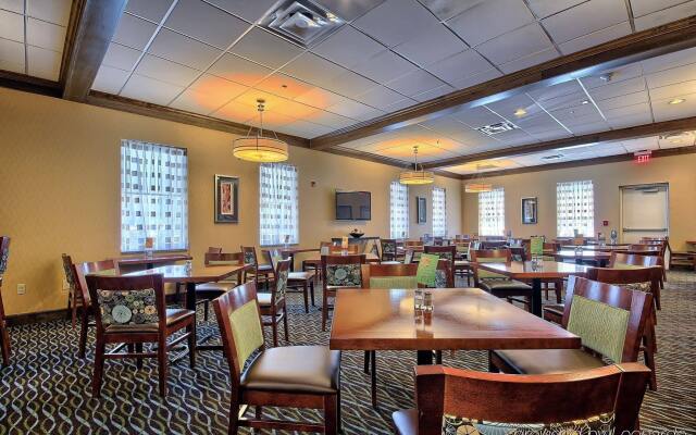 Holiday Inn Express Charleston-Civic Center by IHG