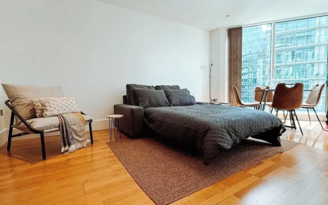 Londonaprt/sleeps6/gym/waterfront/wifi