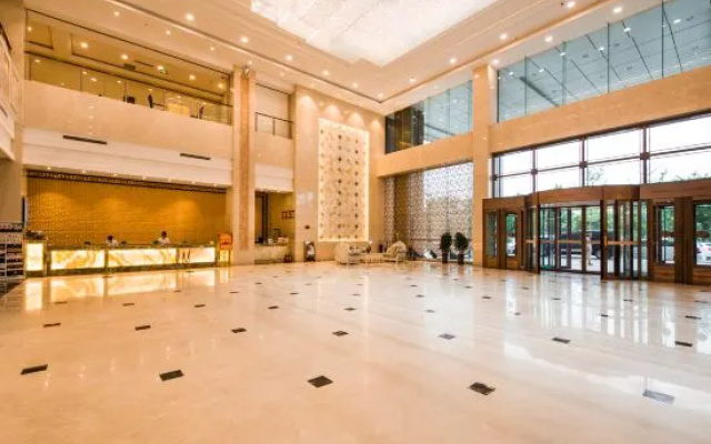 Vienna International Hotel (Chengde University Town High Speed Railway Station)
