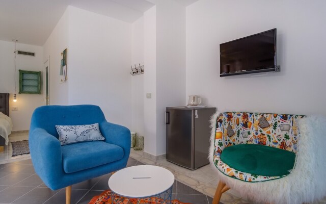Room Alma 2