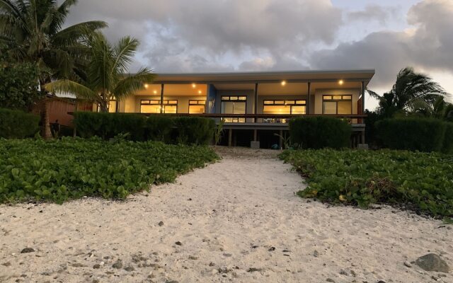 Panama Beachfront Apartments Rarotonga